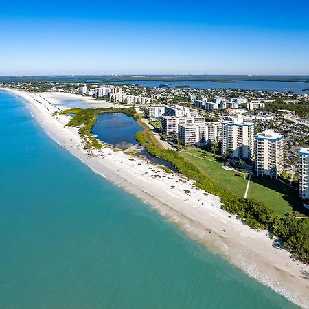 Beachfront Bliss: Gulf Views, Pool & Pet-Friendly Villa Fort Myers Beach Exterior photo