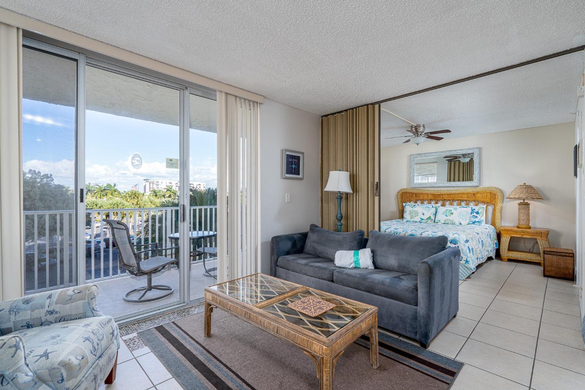 Beachfront Bliss: Gulf Views, Pool & Pet-Friendly Villa Fort Myers Beach Exterior photo